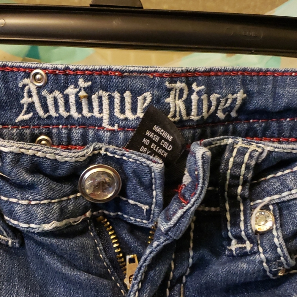 Jeans - Picture 2 of 4